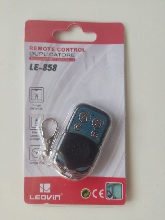 TELECOMANDO UNIVERSALE RF (LE-858) RADIOCOMANDO 433.92 PORTE CANCELLI - CONFEZIONE PACKAGE