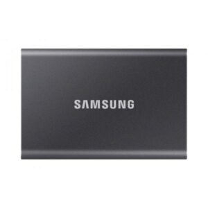 Samsung SSD T7 è un <b>disco esterno portatile</b> da 4TB con <b>USB-C 3.2 Gen2</b>. Offre <b>velocità</b> fino a 1050 MB/s, <b>crittografia</b> AES 256-bit e design compatto. Ideale per professionisti e gamer che cercano prestazioni e sicurezza.