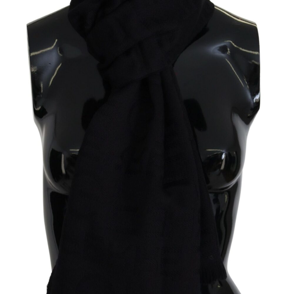 Elegant Wool Scarf with Fringes