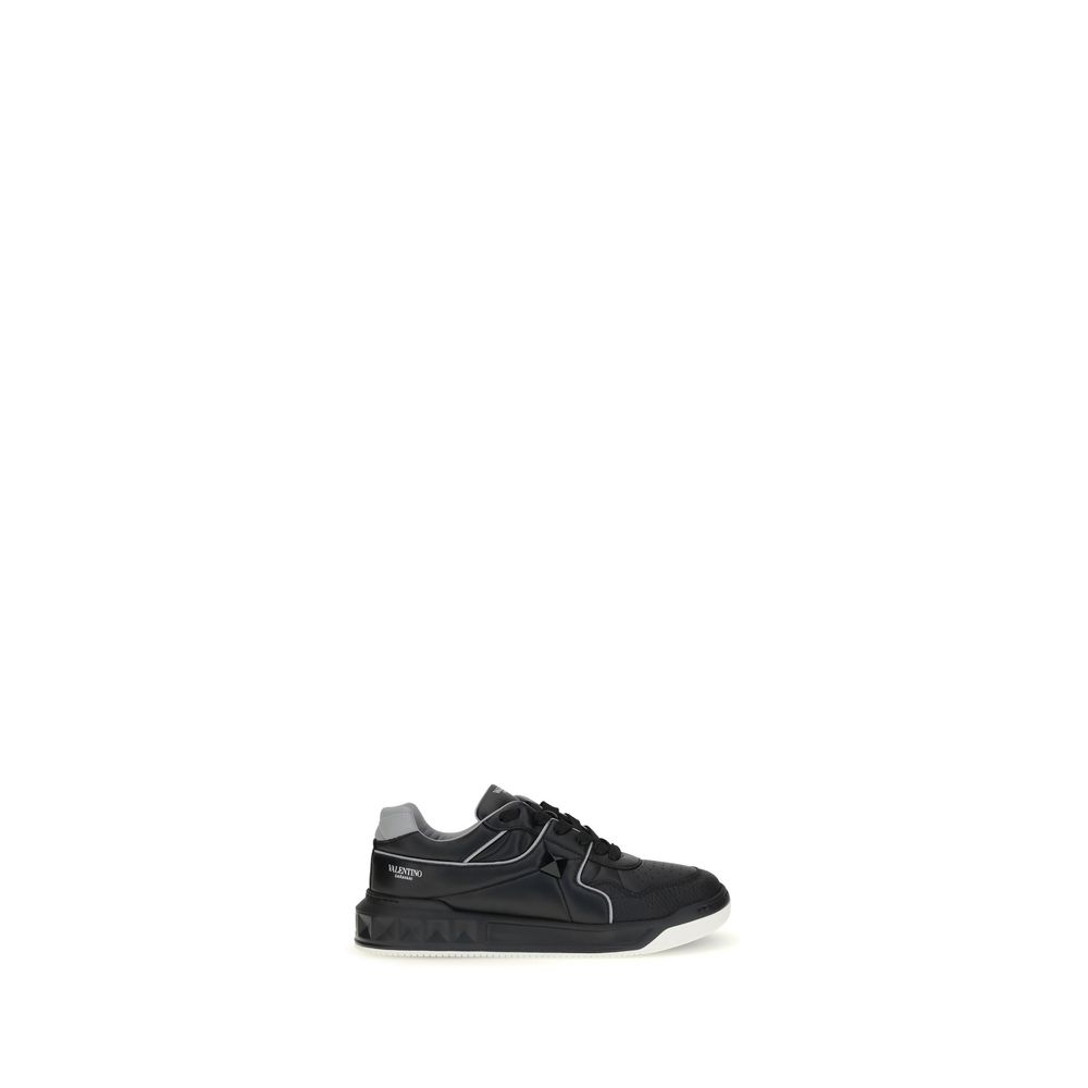 One Stud Low-Top Sneakers