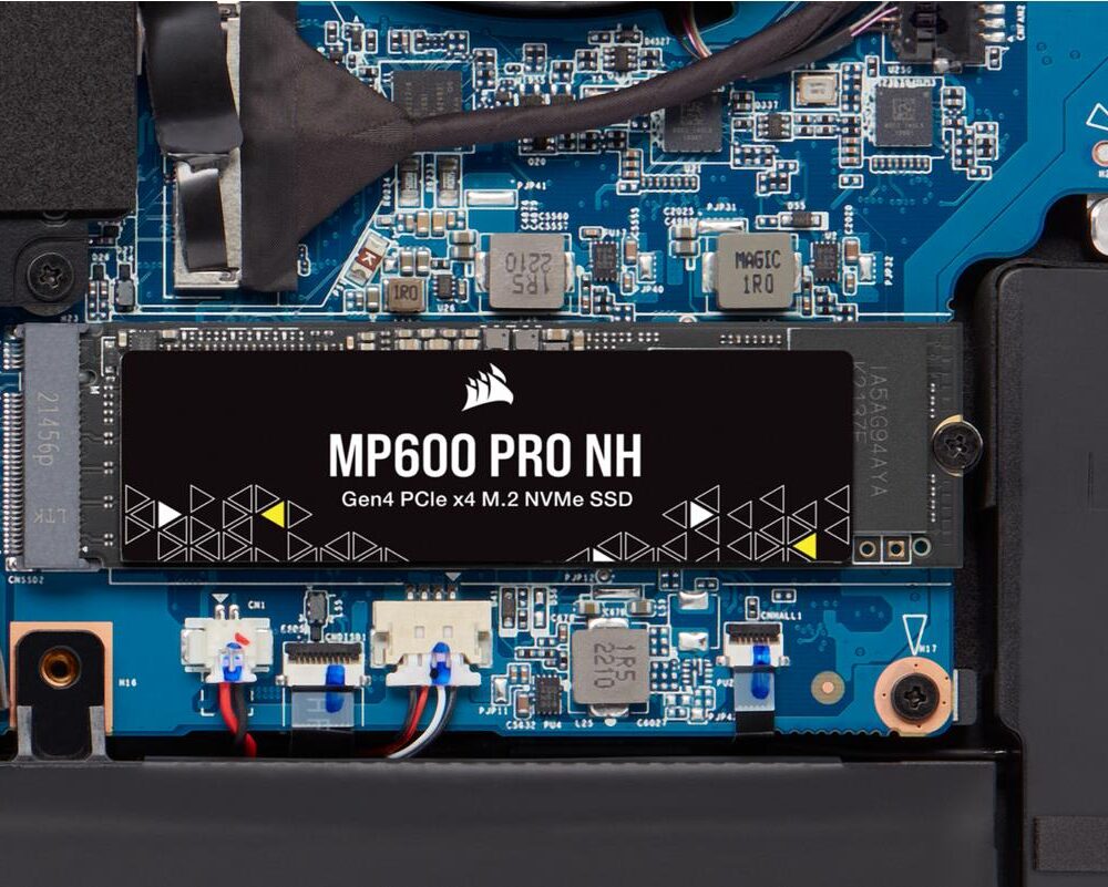 CORSAIR Force Series - SSD - 8TB - intern - M.2 2280 - integrierter Kühlkörper (CSSD-F8000GBMP600PNH)