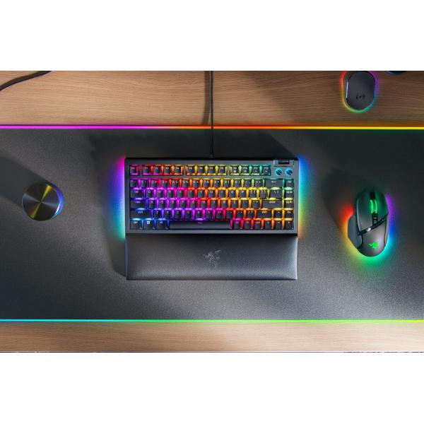 Razer BlackWidow V4 tastiera Giocare USB QWERTY Inglese US Nero (BlackWidow V4 75% - Intl. US Layout [ISO]) - Versione UK